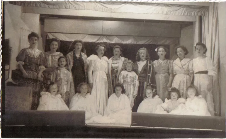 Divertimenti e svaghi - Operetta Cenerentola anni 40