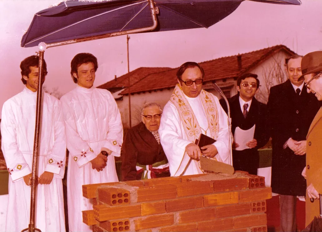 Avvenimenti particolari - Prima pietra scuola media 16-03-1975
